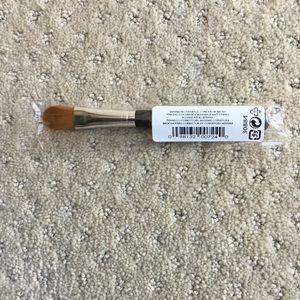 Bare Escentuals Makeup - Bare Escentuals maximum coverage concealer brush Bare Escentuals Makeup - Bare Escentuals maximum coverage concealer brush